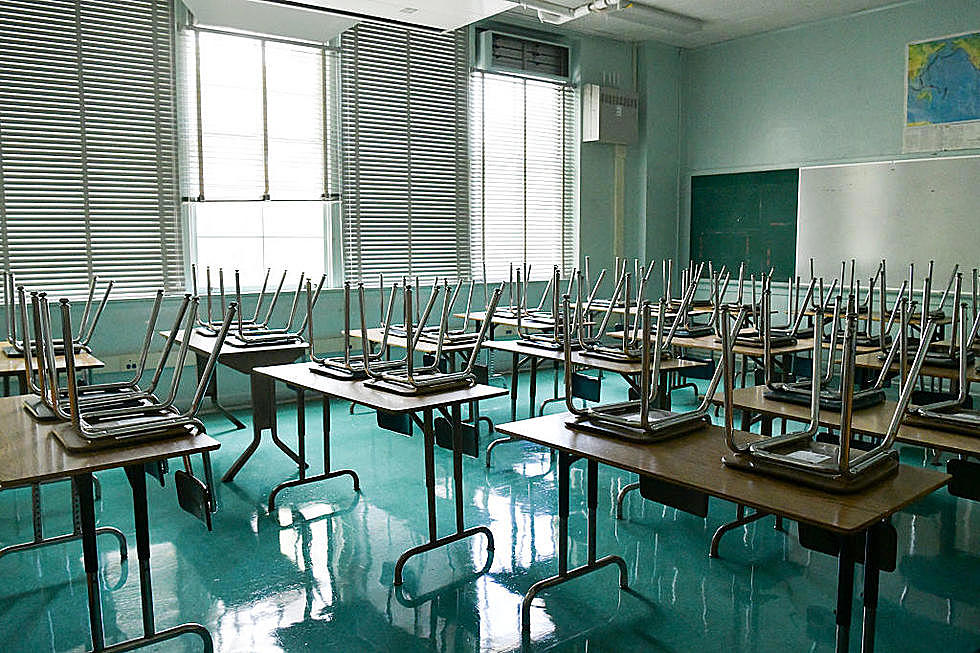 Distrito escolar en Texas cierra después de que dos maestros mueren por Covid