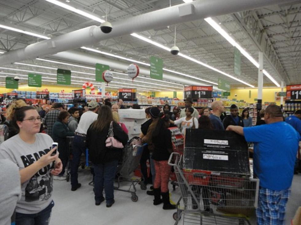 Thanksgiving Shoppers Brave Crowds For Deals