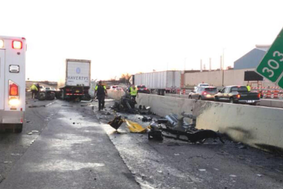 18-Wheeler Accident Shuts Down Northbound I-35 Near Exit 303 in Temple