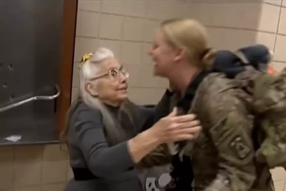 Fort Hood’s “Hug Lady” to Be Honored Where She Met Soldiers
