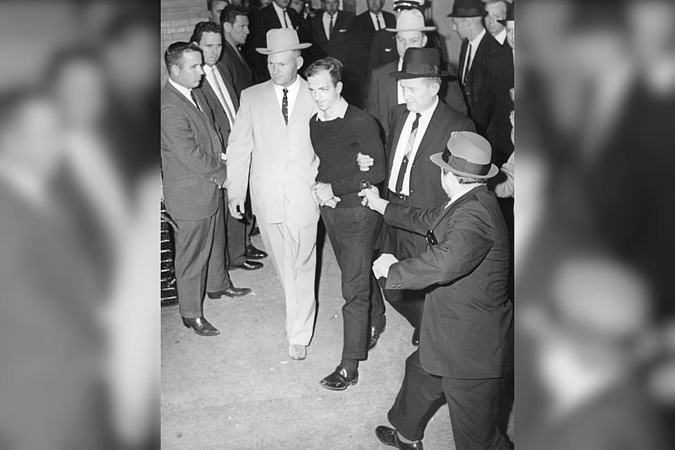 Jim Leavelle, Lawman at Lee Harvey Oswald’s Side, Dies at 99