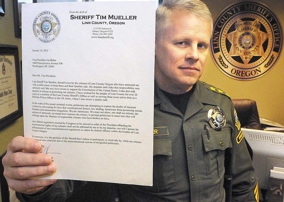 Photo Of Oregon Sheriff Protesting New Gun Laws Goes Viral