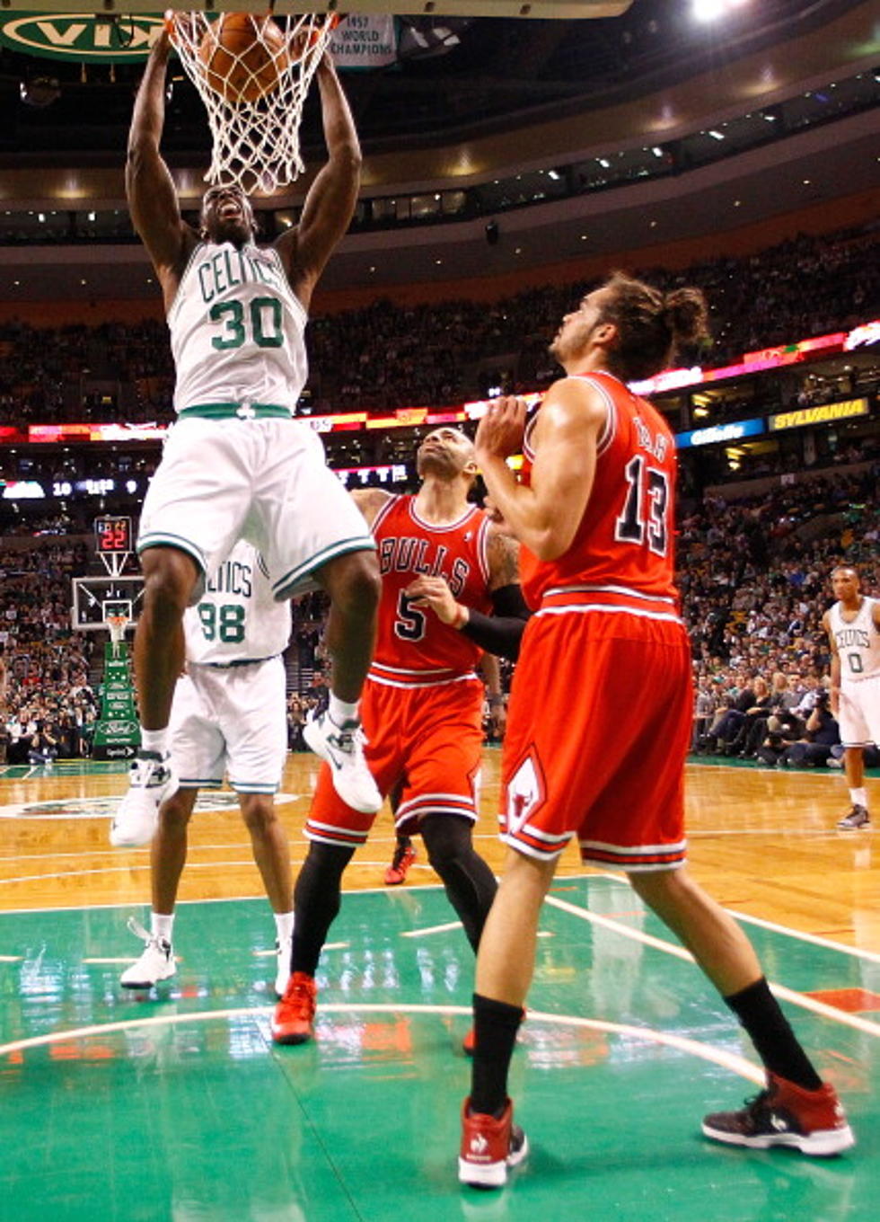 Boston Celtics Beat the Chicago Bulls &#8212; WBSM Thursday Morning Sports [AUDIO]