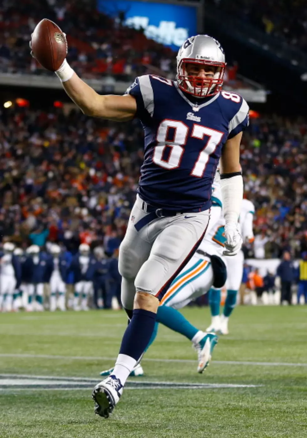 Gronk Cleared to Play