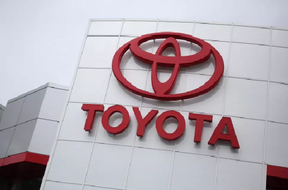 Toyota Recalls 320,000 Trucks And SUVs For Air Bag Problem
