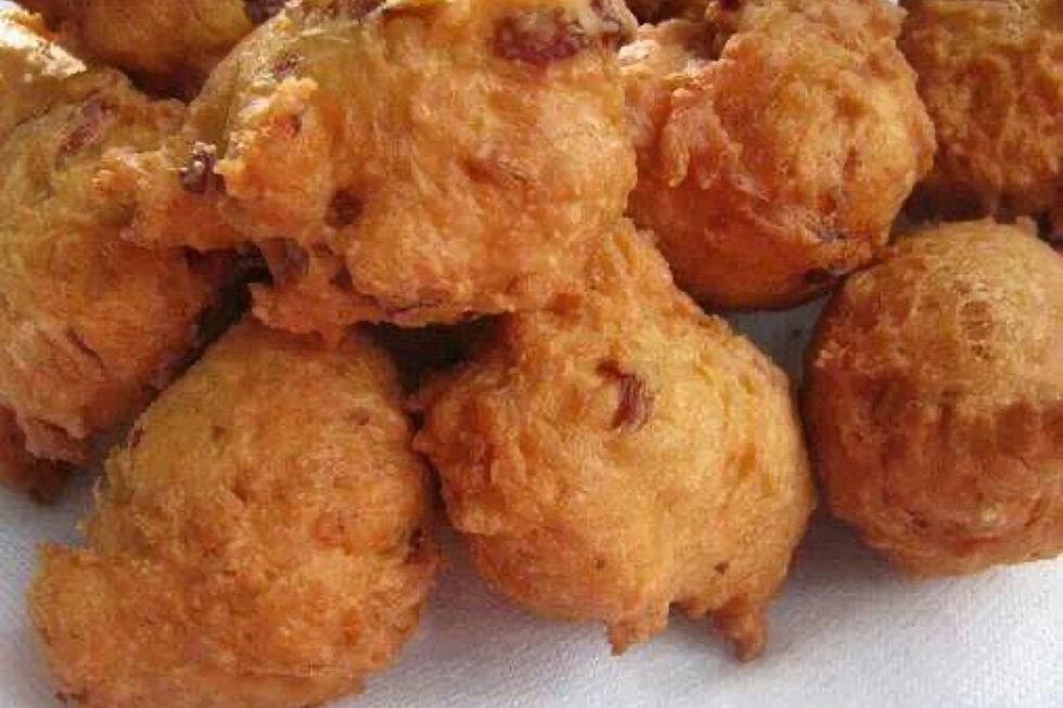 Massachusetts and Rhode Island's Obsession With Clam Cakes
