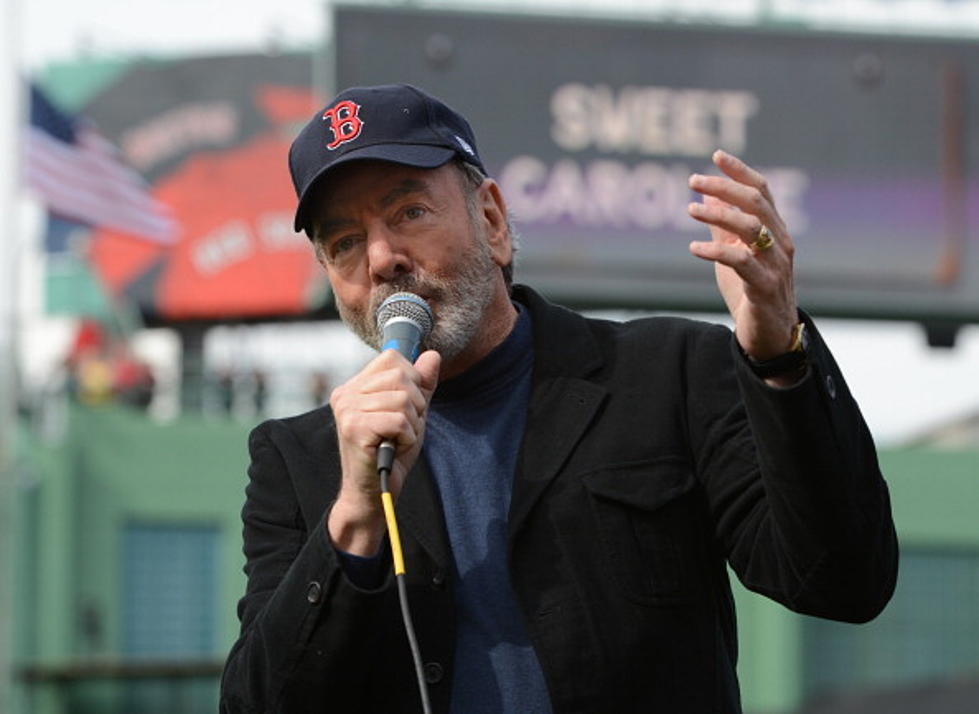 Neil Diamond Sings &#8220;Sweet Caroline&#8221; In Person At Fenway Park