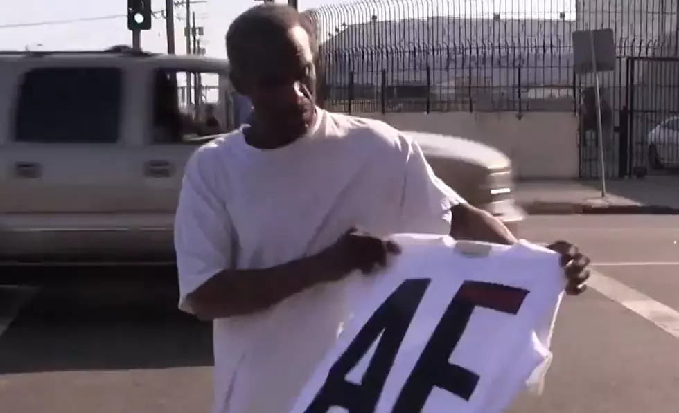 Man Gives Homeless People Abercrombie & Fitch Clothes [VIDEO]
