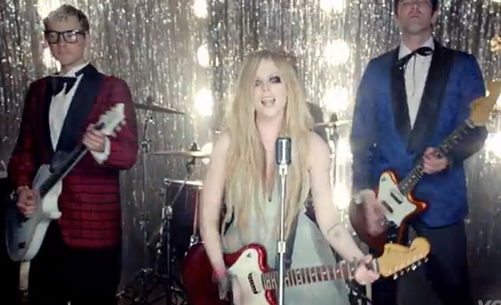 Avril Lavigne Goes To Prom in &#8216;Here&#8217;s To Never Growing Up&#8217; Music Video