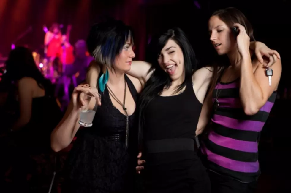 Your Guide To The Signature (Drunk) Girl Dance Moves