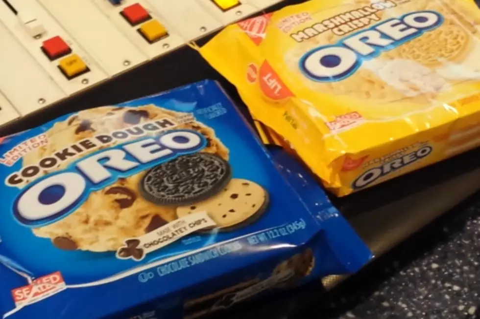 Cookie Dough And Marshmallow Crisp Oreo Taste Test [VIDEO]