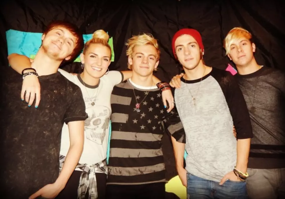Ross Lynch and R5 Perform For Fun 107 Fans At Top Secret Location [PHOTOS]