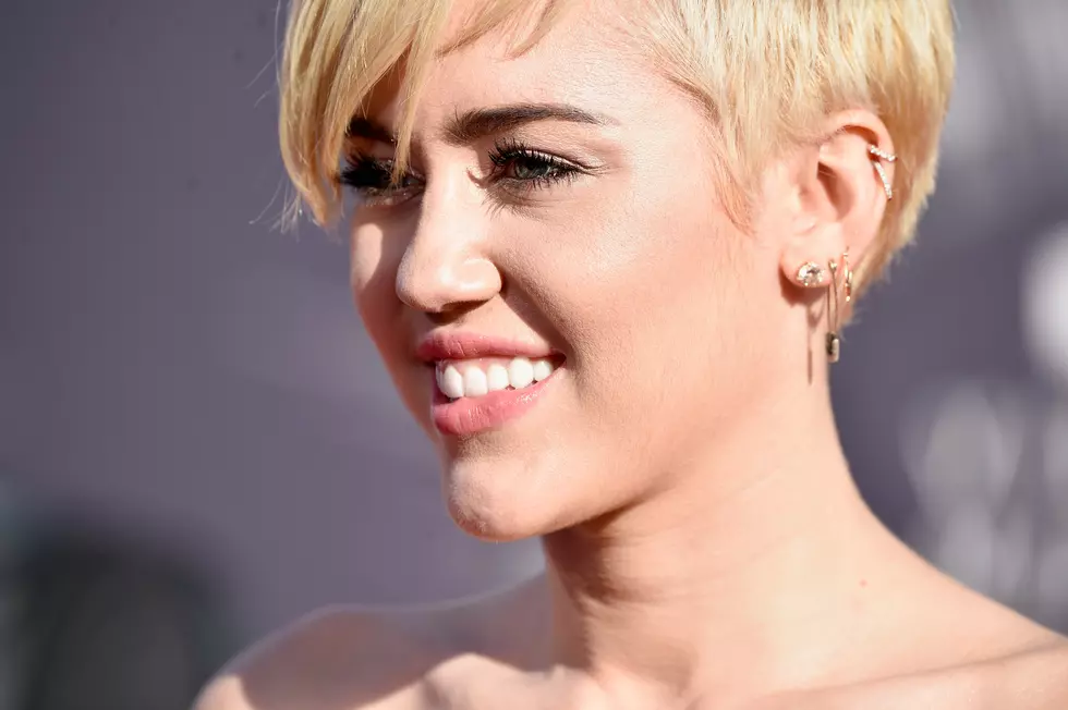 Miley Cyrus Raises Awareness For Homeless At 2014 VMA’s