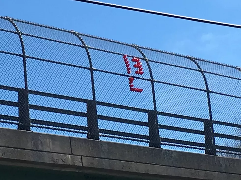 Mysterious Red Solo Cups Spell Out “L3″ On Local Overpasses