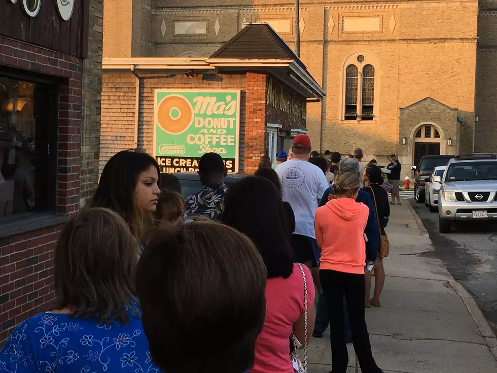 Closing of Ma’s Donuts Brings Long Lines, Booming Business [VIDEO]