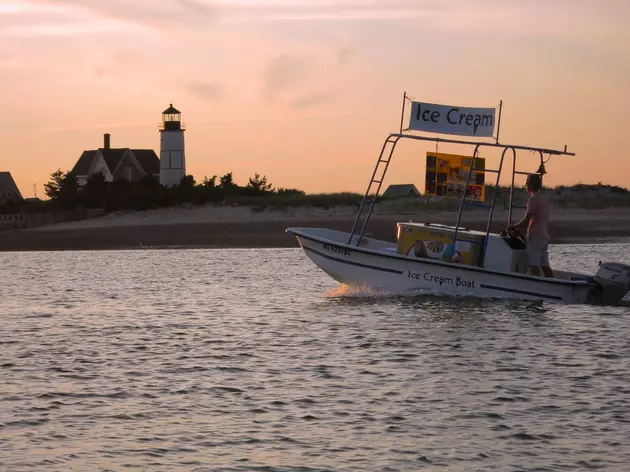 Cape Cod&#8217;s Ice Cream Boat Takes Mobile Food Business Out to Sea