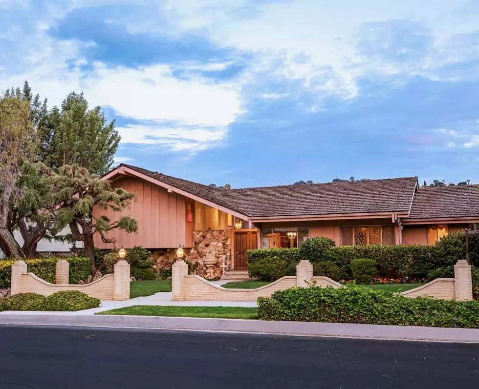 The Iconic &#8216;Brady Bunch&#8217; House is Officially For Sale [PHOTOS]