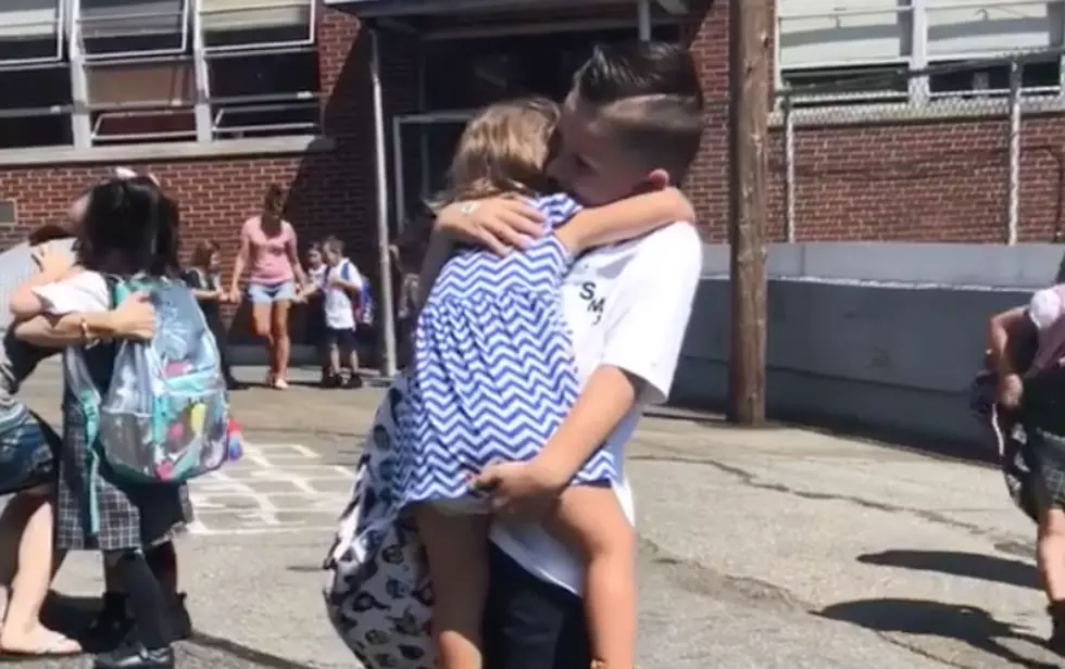 Adorable Brother & Sister Reunion [VIDEO]
