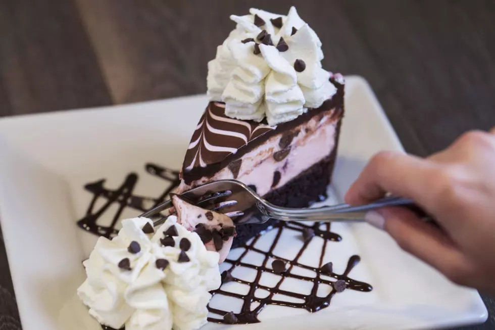 Cheesecake Factory to Deliver Free Oreo Cheesecake for the Fourth