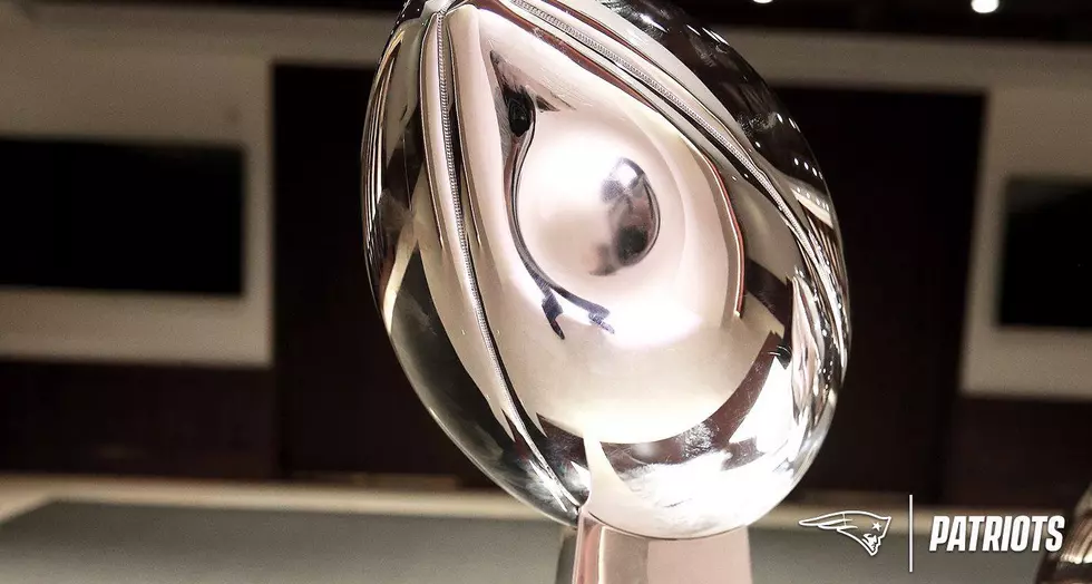 How to Get a Photo with the Dented Lombardi Trophy