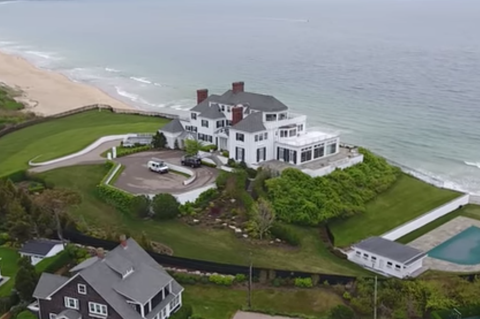 Taylor Swift’s Rhode Island Home Almost Burglarized