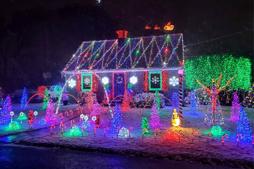 Somerset Family Turns Summerfield Ave Into a Winter Wonderland