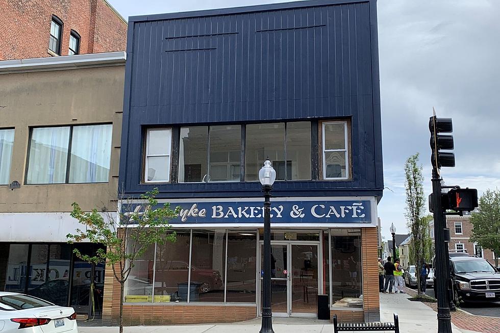 What's Up With New Bedford's New (Old) Homlyke Bakery Sign?