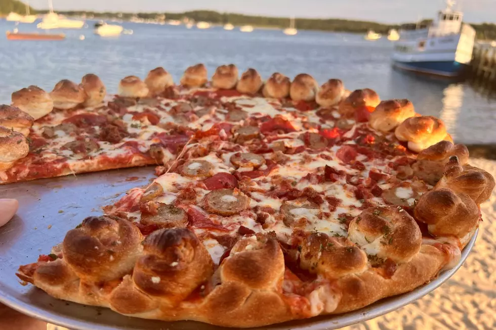 There’s a Waterfront Restaurant in Onset Dishes Out Giant Pizza Pies That Have Garlic Knots for a Crust