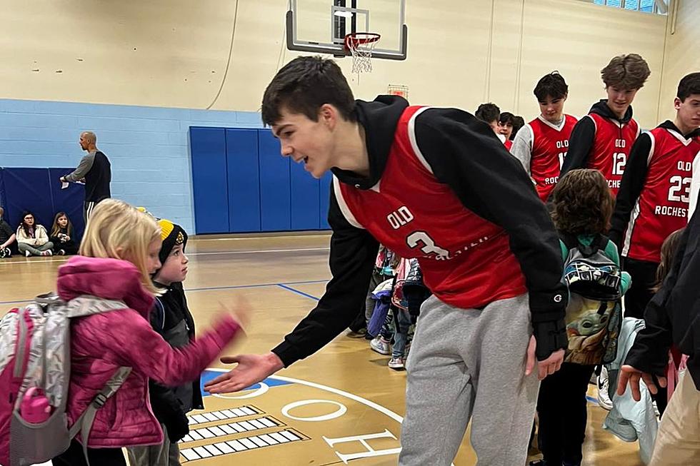 Old Rochester High School Basketball Team Surprises Center School Before Final Four Game