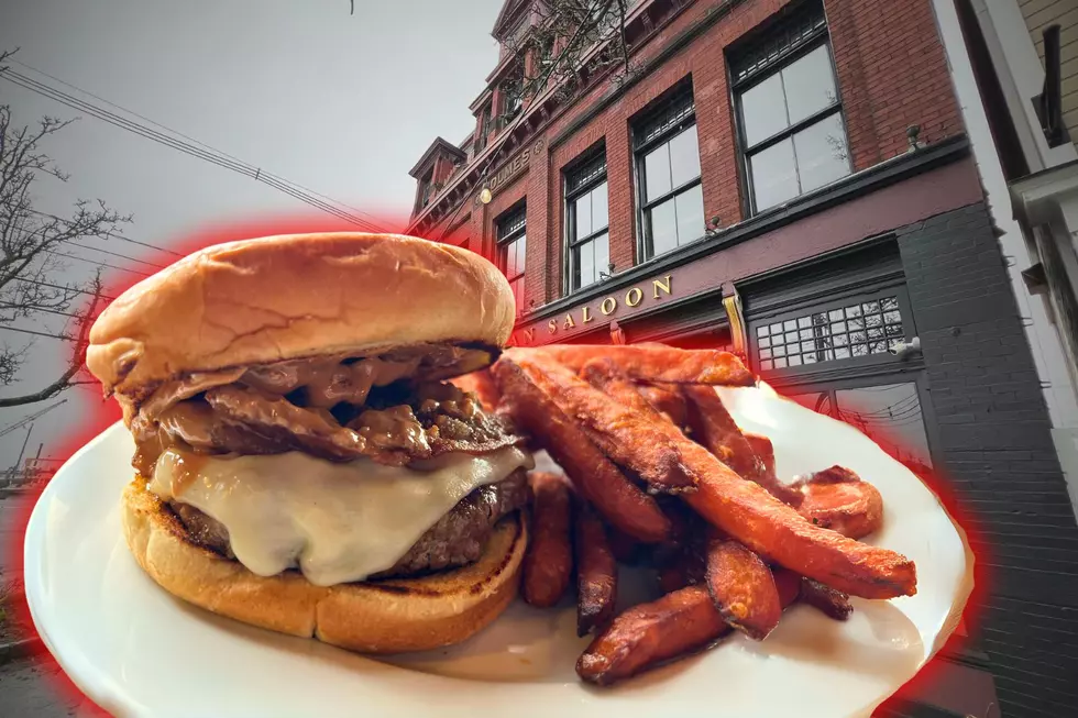 This Rhode Island Restaurant Is Home to Its Unorthodox Yet Delicious Peanut Butter Cheeseburger