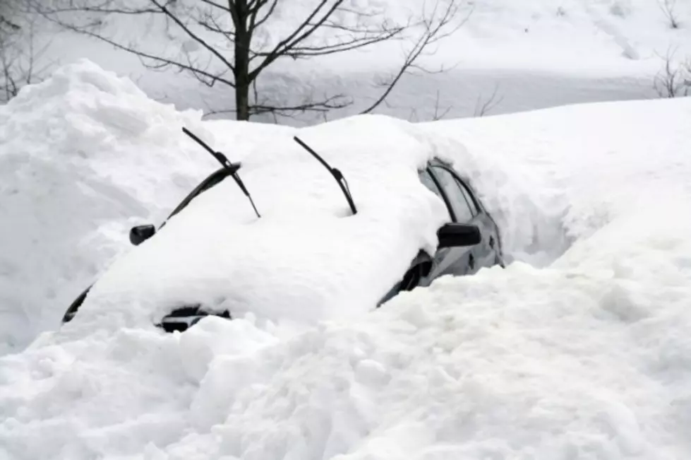 A Woman Uses Tinder to Find Guys to Shovel Out Her Car