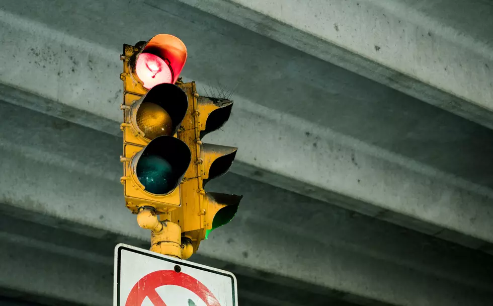 It’s Legal to Turn Right on Red in Texas, But is it Off-Limits to Turn Left Too?