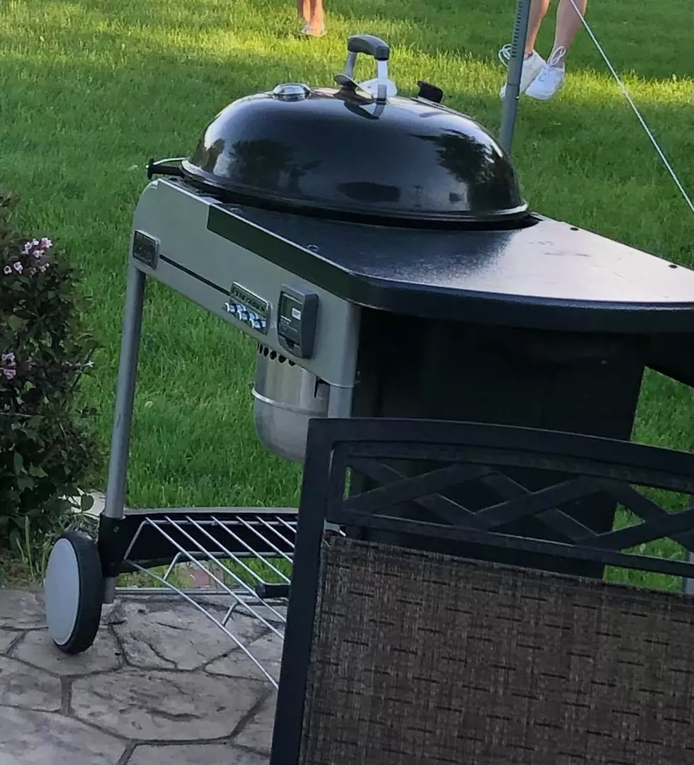 The Endless Grilling Debate—Charcoal or Gas?