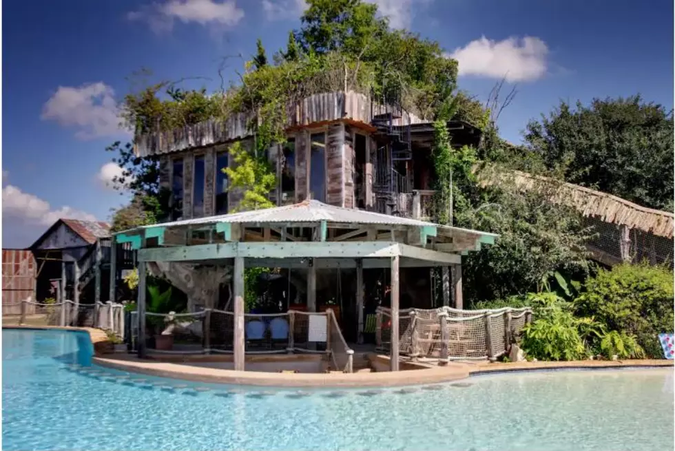 Check Out This Affordable Treehouse Air BNB In New Braunfels