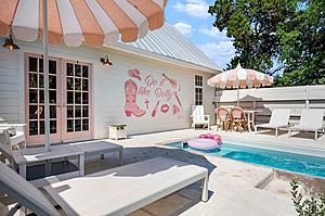 Perfect Airbnb For A Girls Getaway In Gruene, Texas