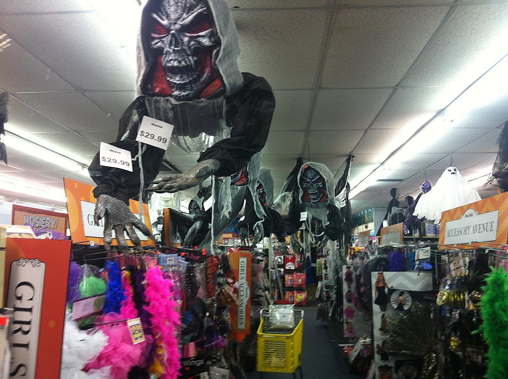 Wally&#8217;s Party Factory Spookin Up Costumes; Get Your Last Minute Costumes