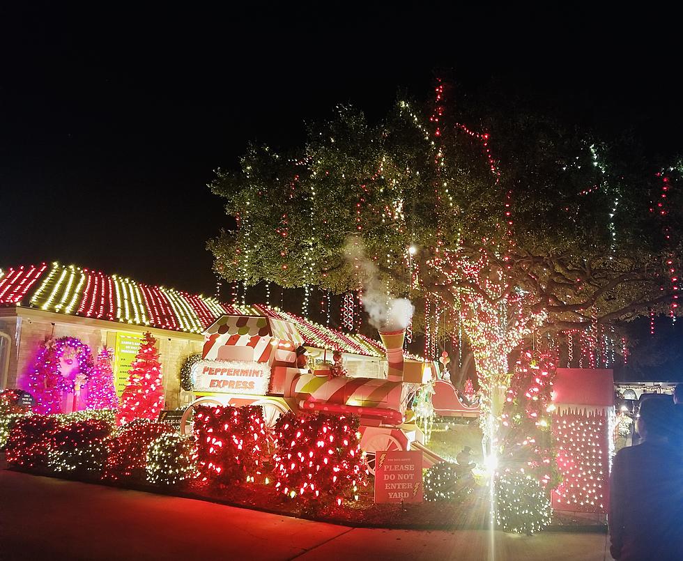 I Visited The San Antonio Home That Recently Won The Great Christmas Light Fight