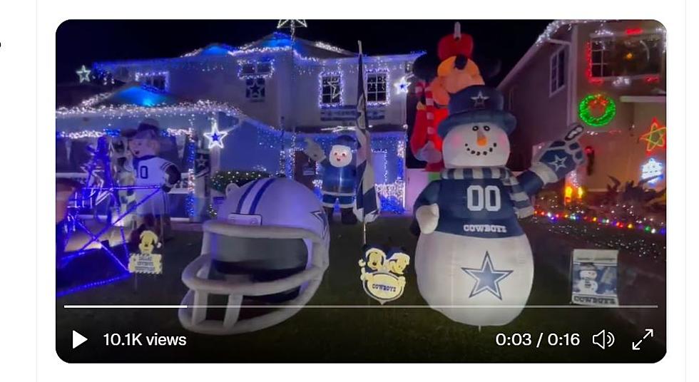Dallas Cowboys Fan In Hawaii Goes All Out With Cowboys Christmas House