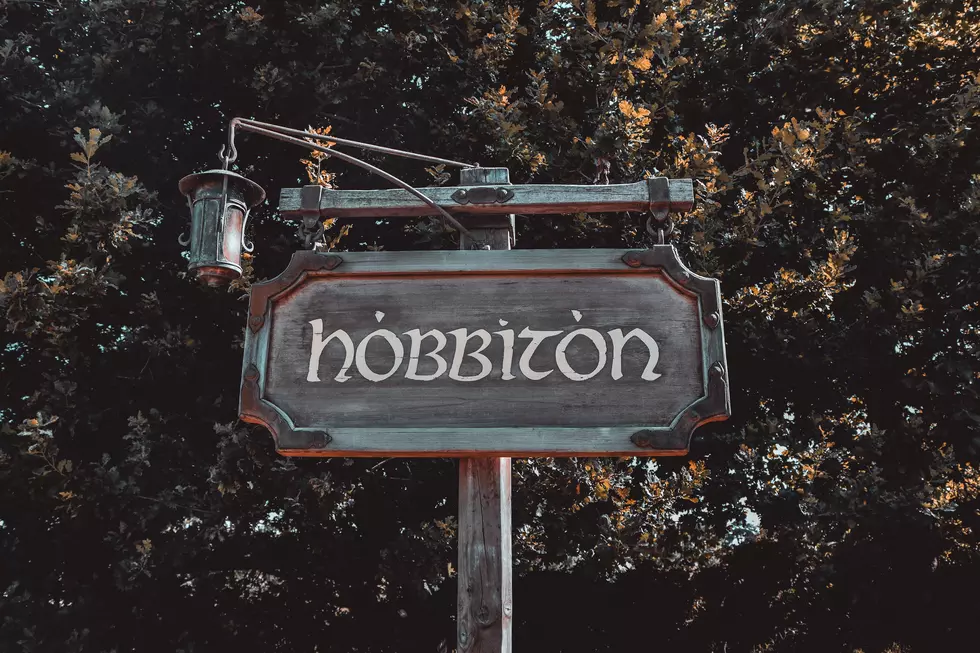 Lord Of The Rings Fans! Stay At This Hobbit Inspired Airbnb Here In Texas