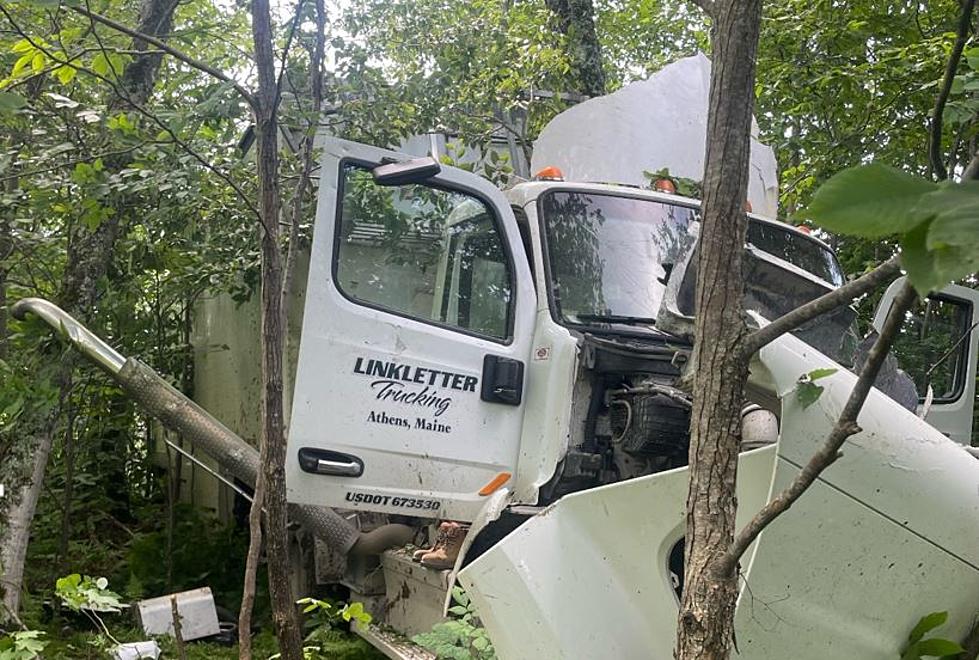 Driver Suffers Serious Injuries in Maine Tractor-Trailer Crash