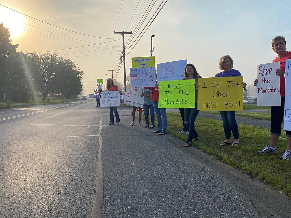 Demonstration at Presque Isle Hospital Opposes Vaccine Mandate