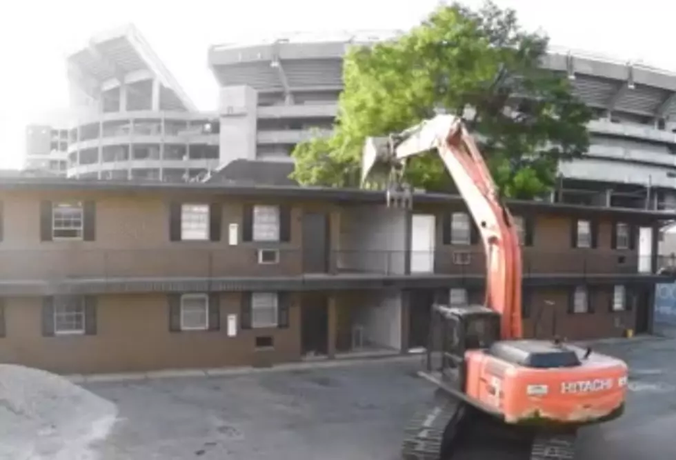 Watch Tuscaloosa’s Stadium Apartments Get Demolished