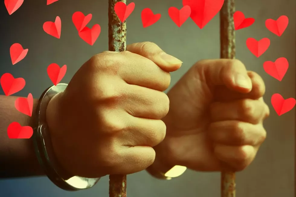 Alabama Officer and Inmate Love Story Sparks Trend With Jailers