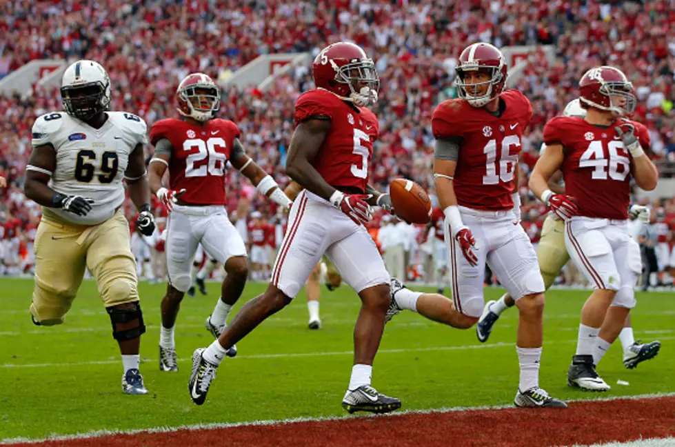 Cyrus Jones Sets School Record With 2 Punt Return TDs in Same Game [VIDEOS]