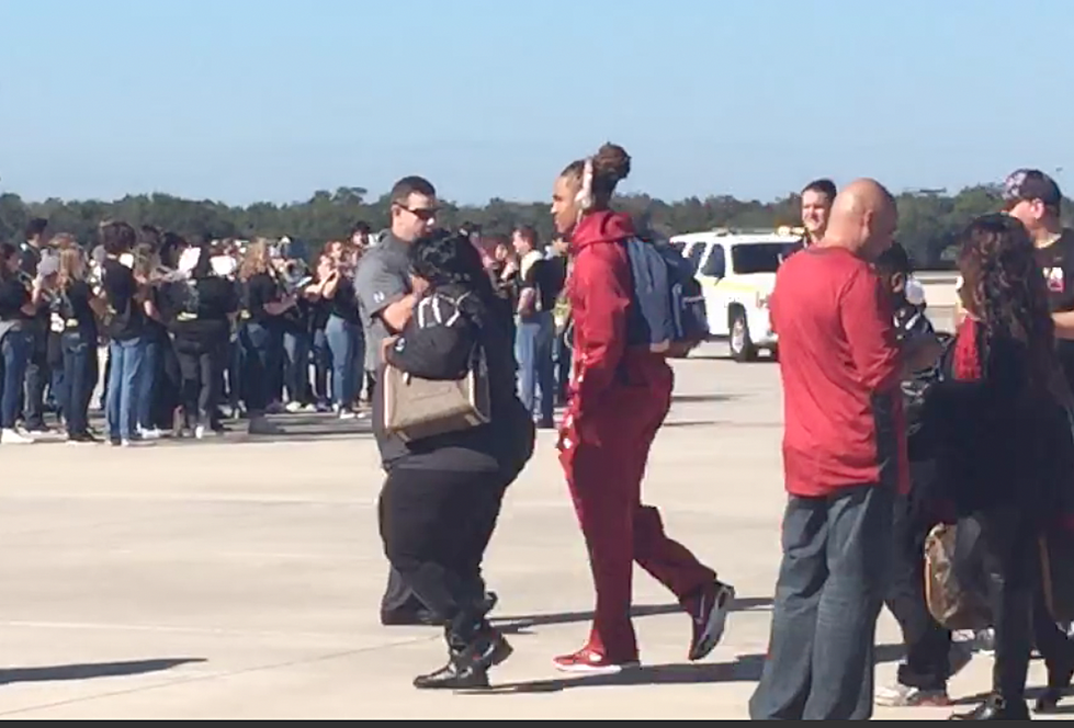 The Alabama Football Team Has Arrived in Tampa for the National Championship