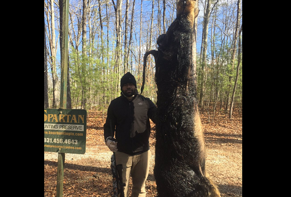 Mark Ingram Kills a 600-Pound Wild Boar in Tennessee