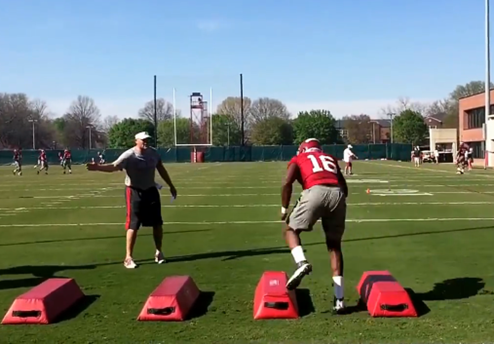 VIDEO: Listen to Tosh Lupoi Coach Up the Alabama Linebackers