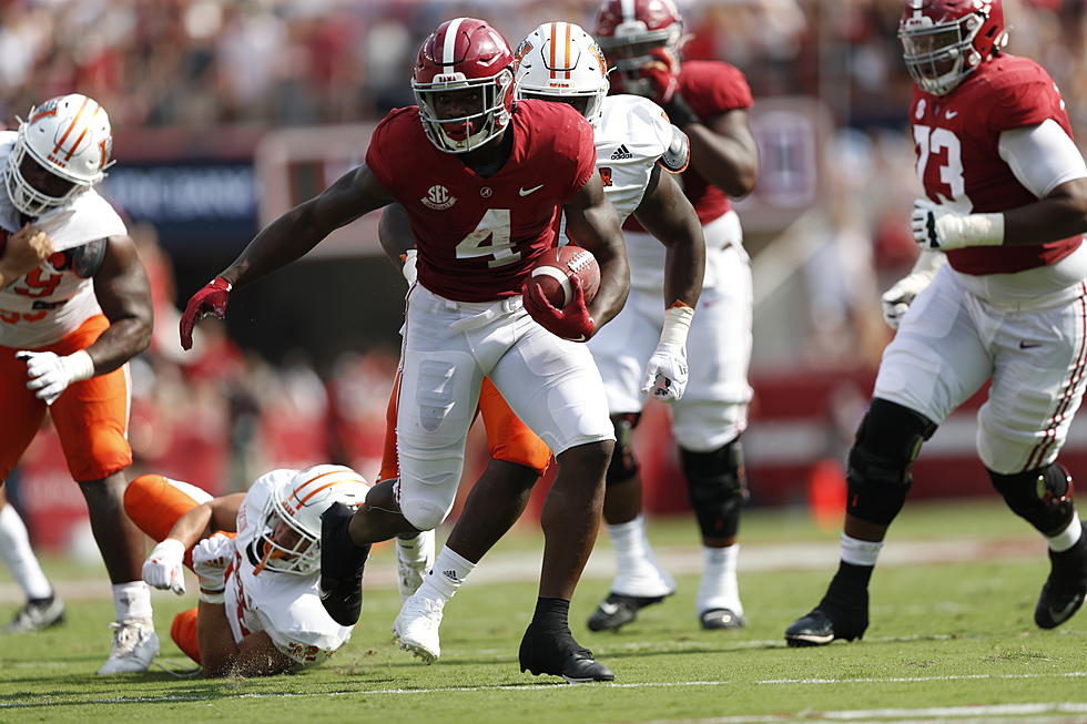 Brian Robinson Punishes Opposing Defenders as The Tide’s Top Back