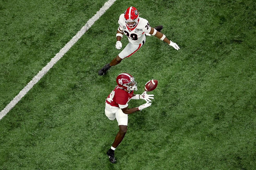 Alabama’s Agiye Hall Appears in Championship Game After Jameson Williams Exits With Injury