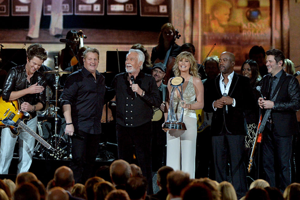 Jennifer Nettles, Darius Rucker and Rascal Flatts Pay Tribute to Kenny Rogers at 2013 CMAs
